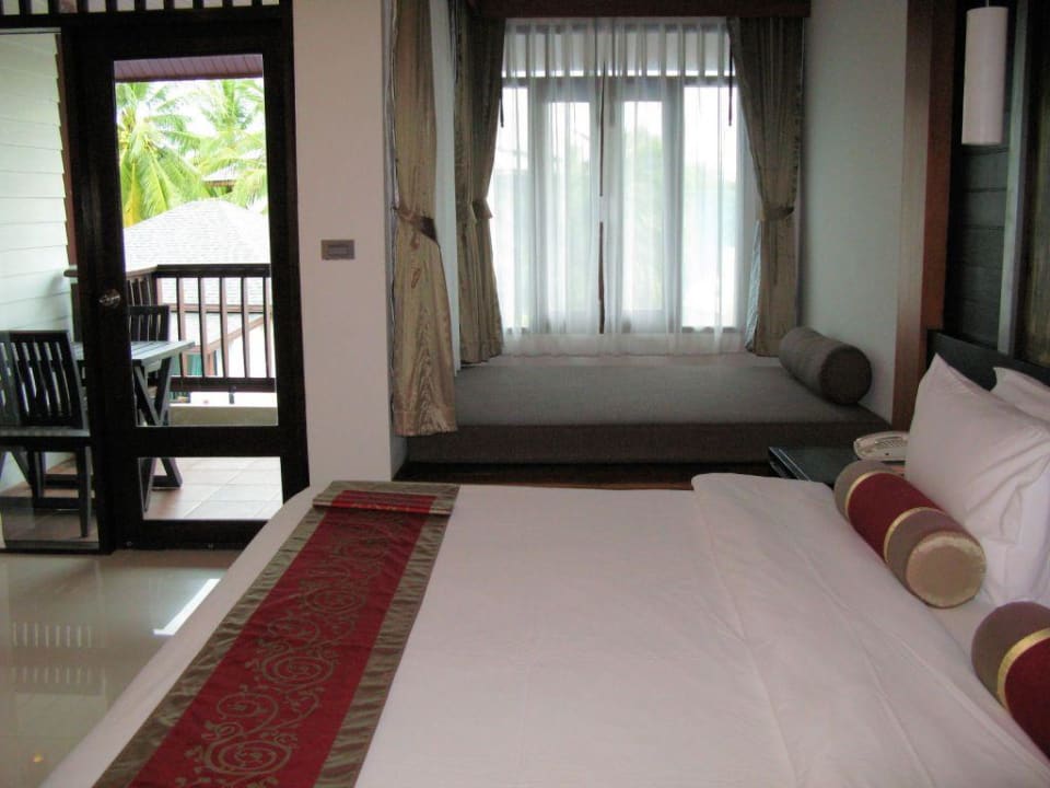 Bett/Faulenzlounge/Balkon La Flora Khao Lak