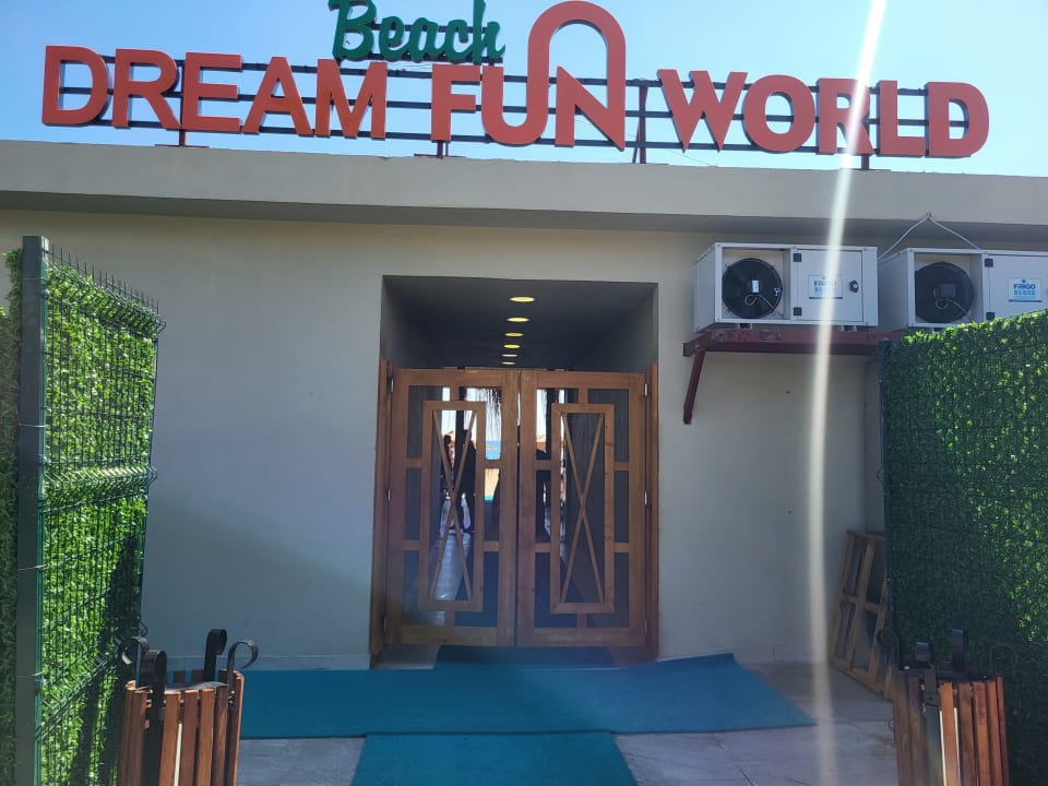 Strand Dream Fun World