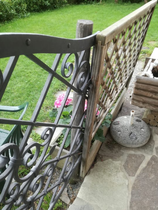 Gartenanlage Ferienhotel Alpenhof Aurach