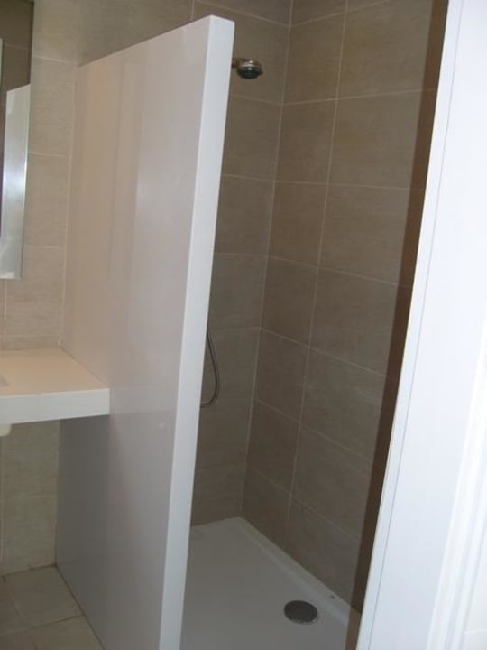 Dusche Elternschlafzimmer Maritimo Beach Hotel