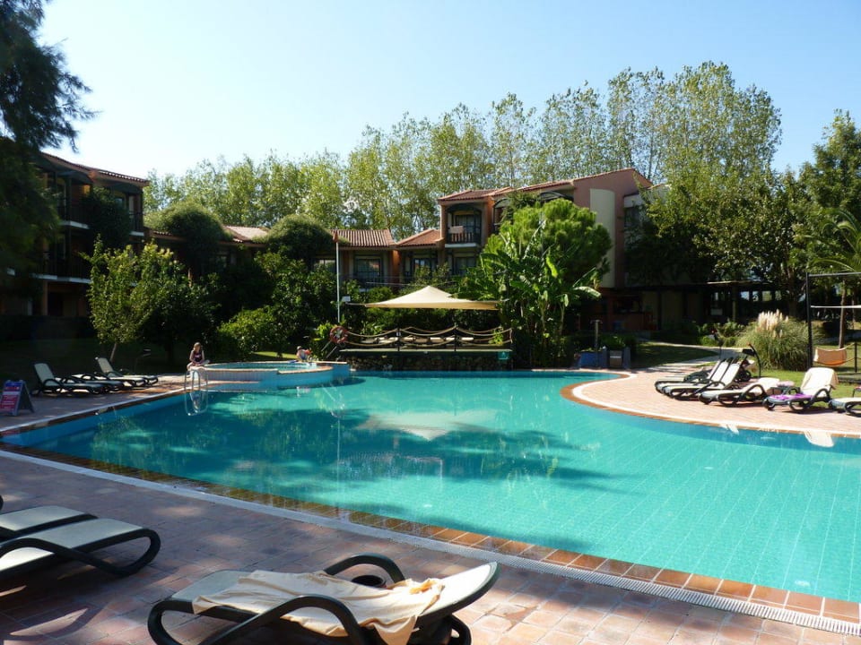 Ruhiger Pool Limak Limra Hotel & Resort