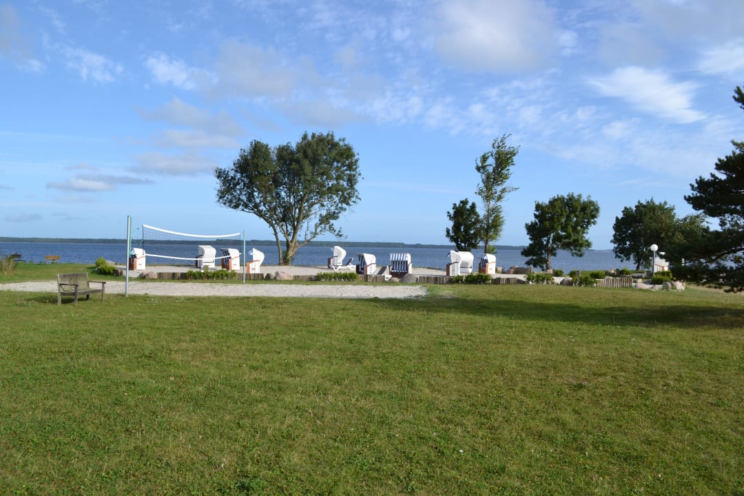 Blick von der Terrasse zum Strand AEDENLIFE Hotel & Resort Rügen