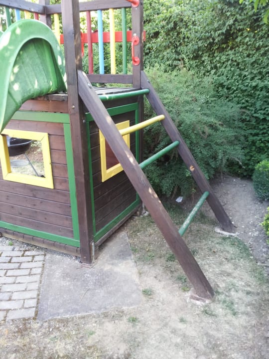 Sprosse fehlt  Bungalow Paradies