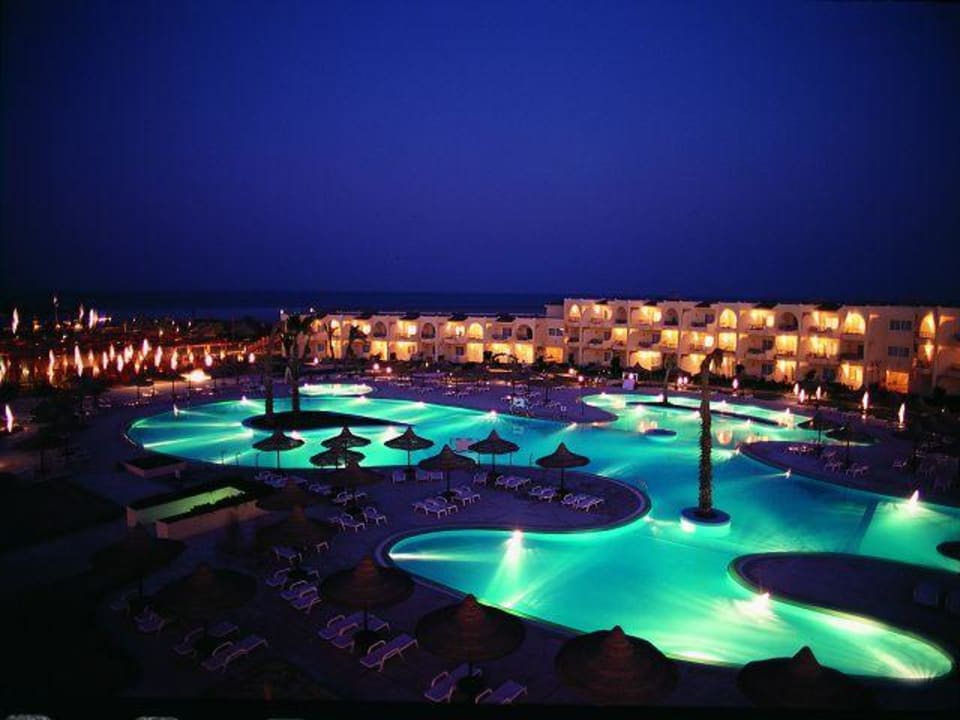 pool by night LABRANDA Club Makadi