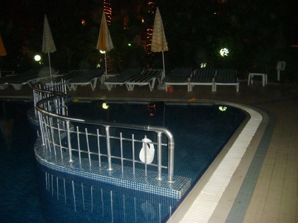 Pool Aska Hotel Just in Beach