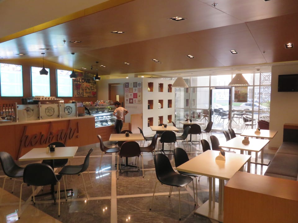 Gastro Royal Continental Hotel