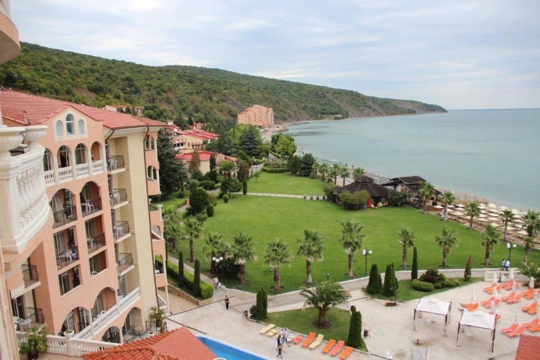 Zum Nachbarhotel Royal Park Hotel & Aqua park