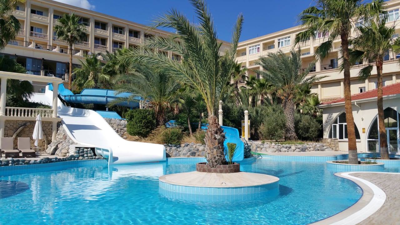 Aqua Pool water slides Oscar Resort Hotel