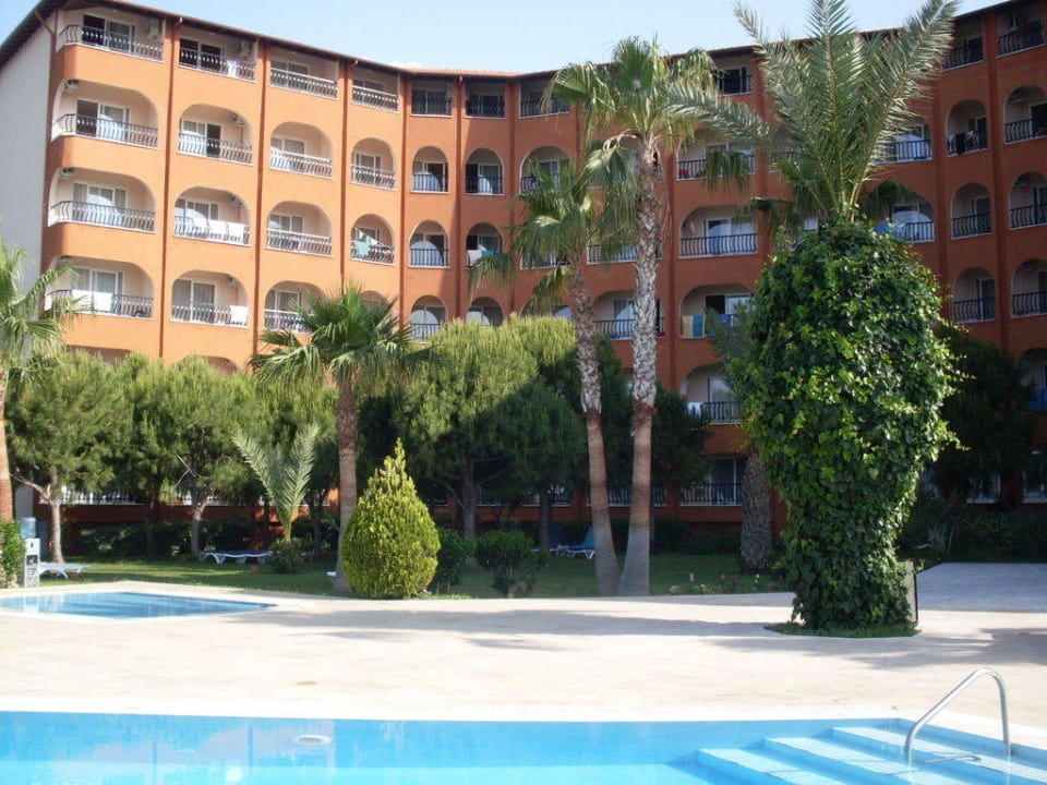 Außenansicht Club Turtas Beach Hotel