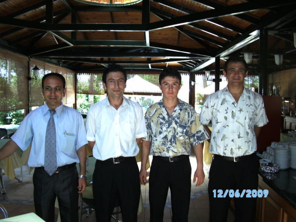 Super nette Kellner Side Bay Hotel