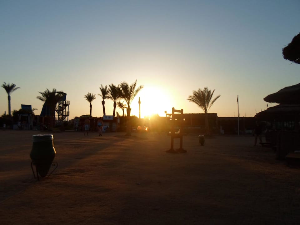 Im Rücken das Meer Titanic Beach Spa & Aqua Park