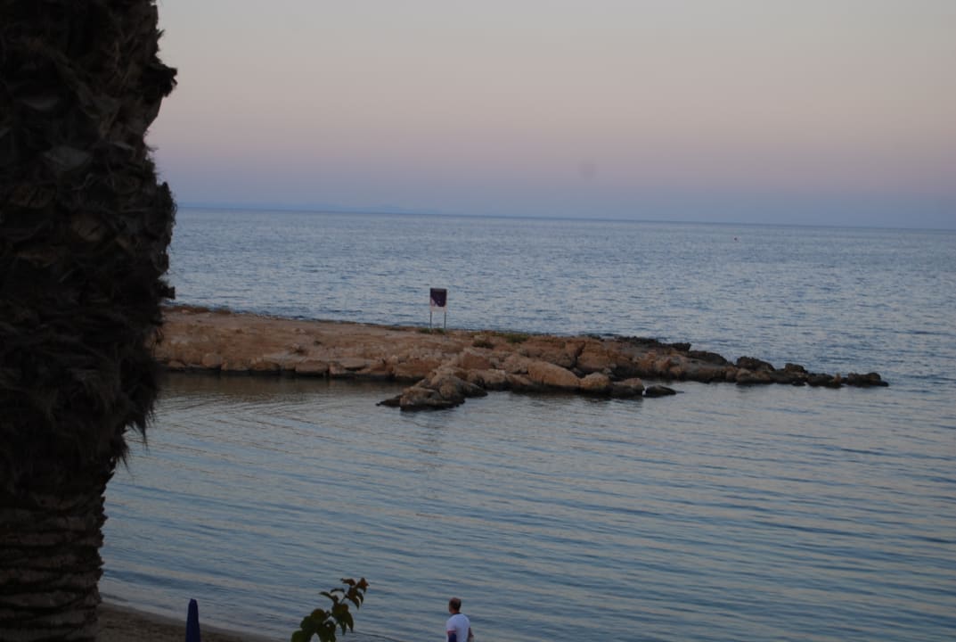 Strand Crystal Springs Beach Hotel