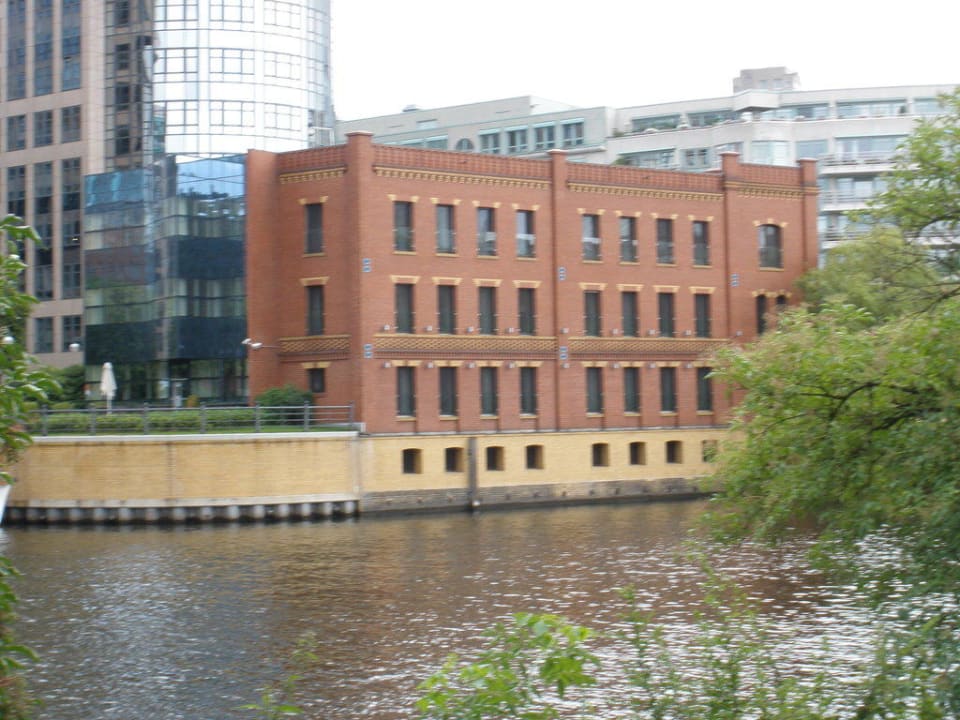 Suiteshaus AMERON Berlin ABION Spreebogen Waterside