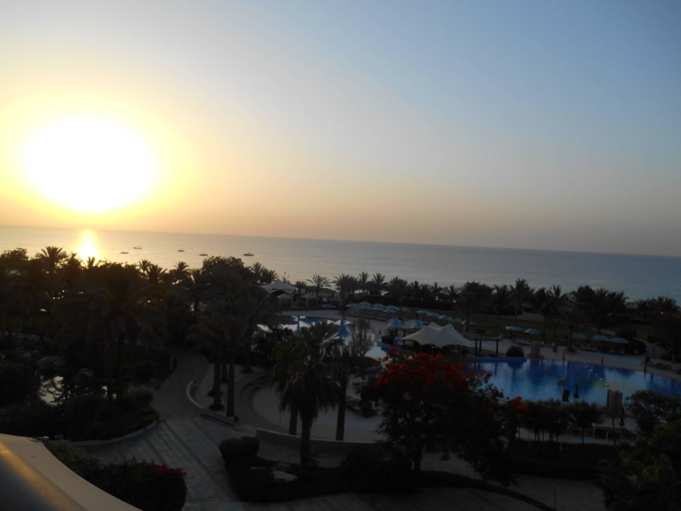 Vom Balkon Hotel Le Meridien Al Aqah Beach Resort