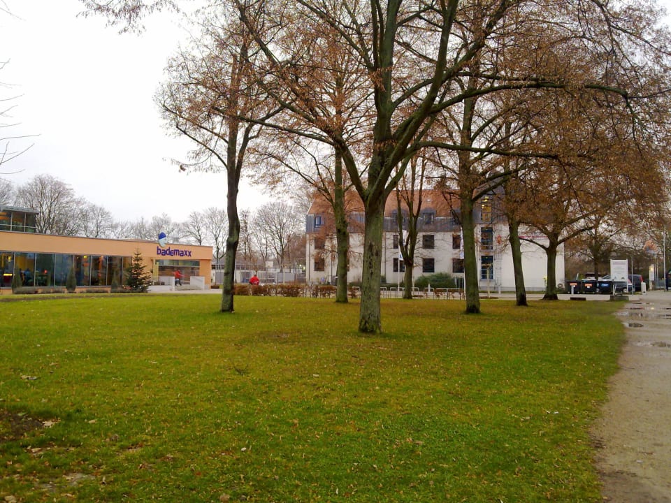 JH Speyer vom Schwimmbad Bademaxx aus Kurpfalz-Jugendherberge Speyer