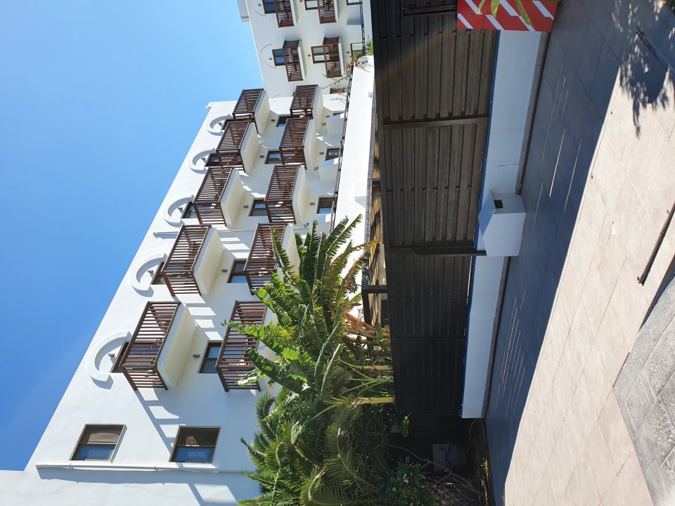 Außenansicht TUI BLUE Oceanis Beach and Spa Resort