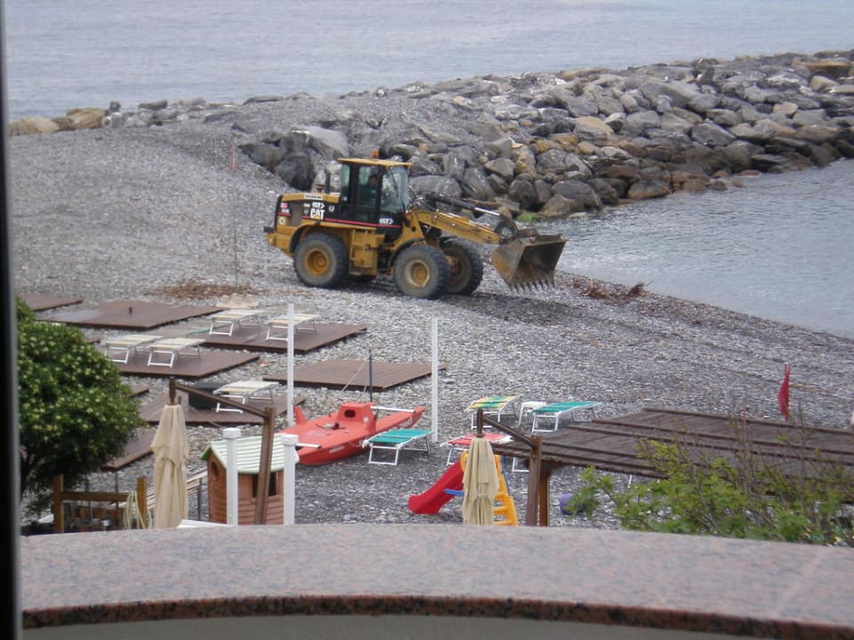 Ausblick vom Zimmer 1 auf den Strand Hotel Piccolo Lido