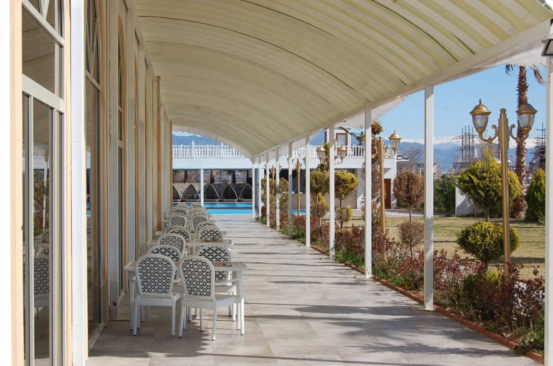Außen am Restaurant J'adore Deluxe Hotel & Spa