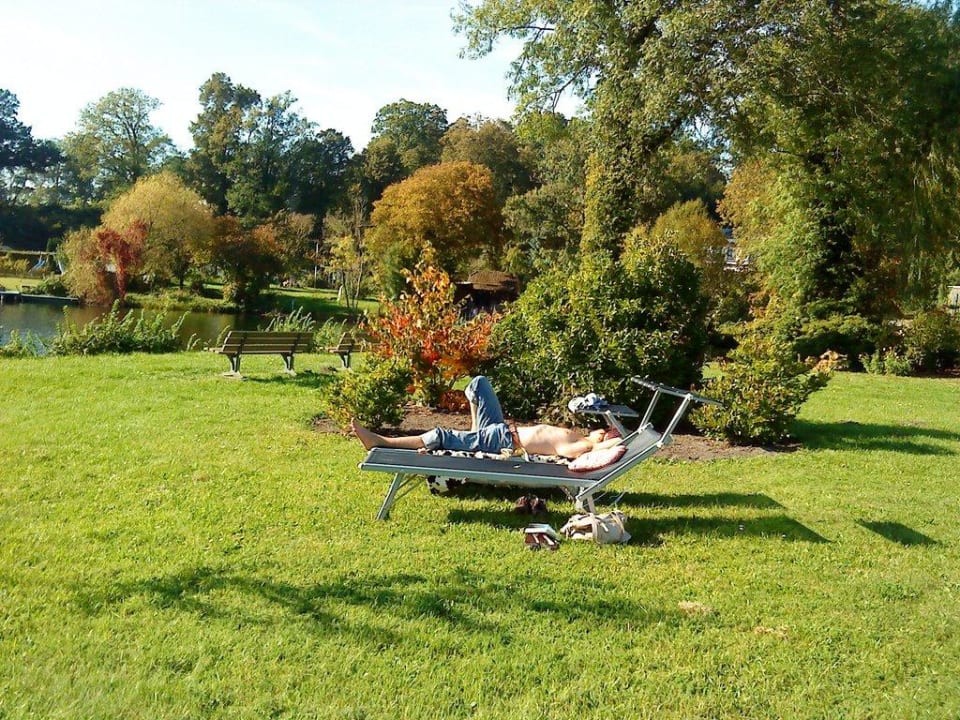 Liegen werden zur Verfügung gestellt Hotel Am Tiefwarensee