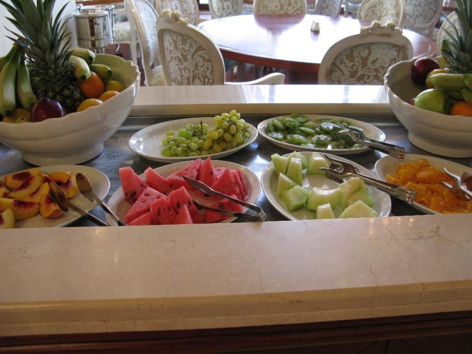 Frühstück frische Früchte Grand Serai Congress and Spa