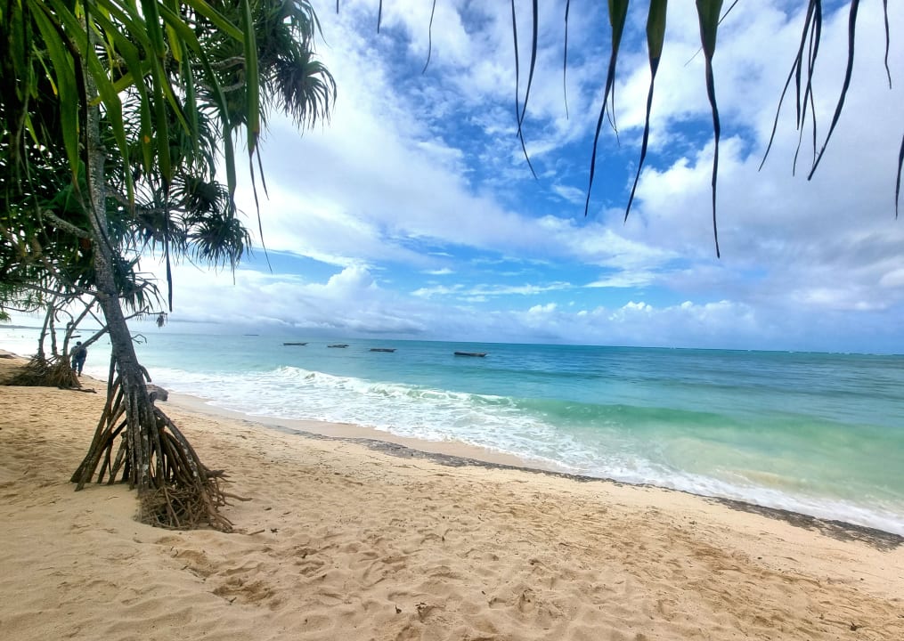Strand Neptune Pwani Beach Resort & Spa