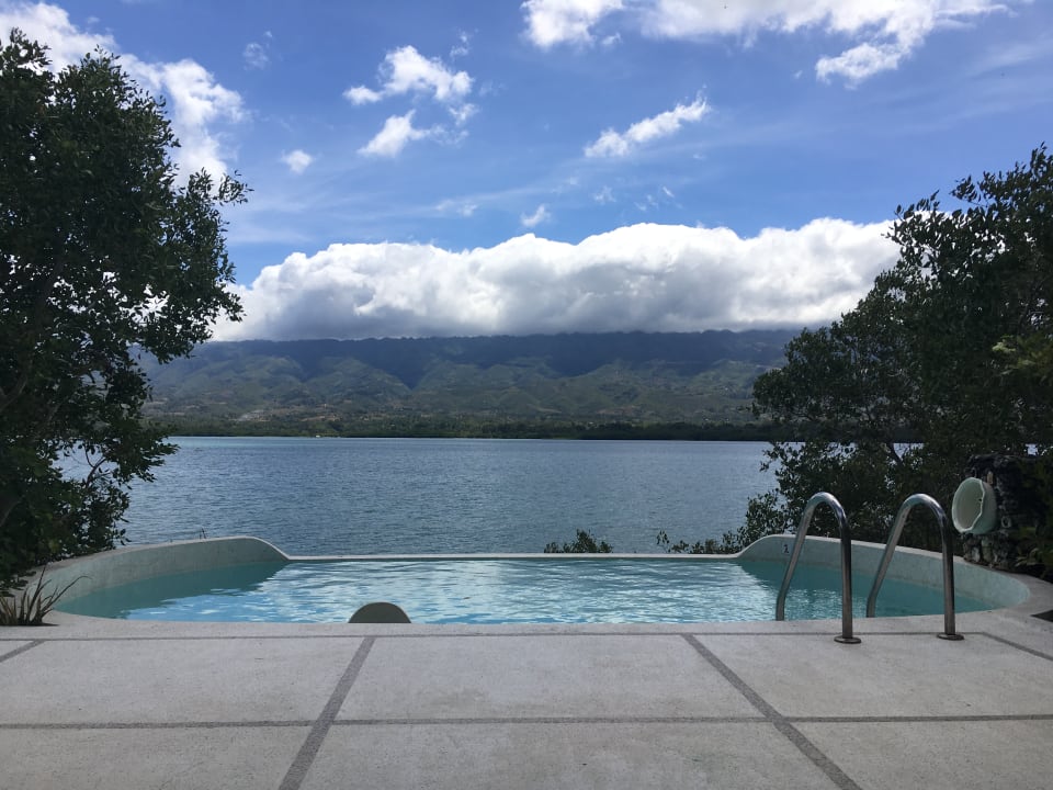 Pool Badian Island Resort & Spa