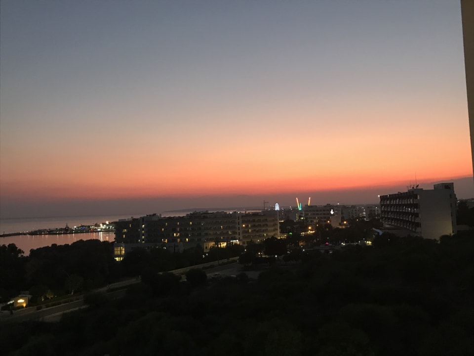 Ausblick Napa Mermaid Hotel & Suites