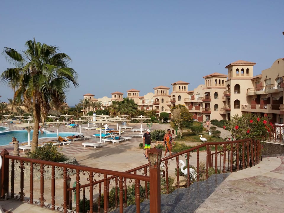 Außenansicht Pensée Royal Garden Beach Resort