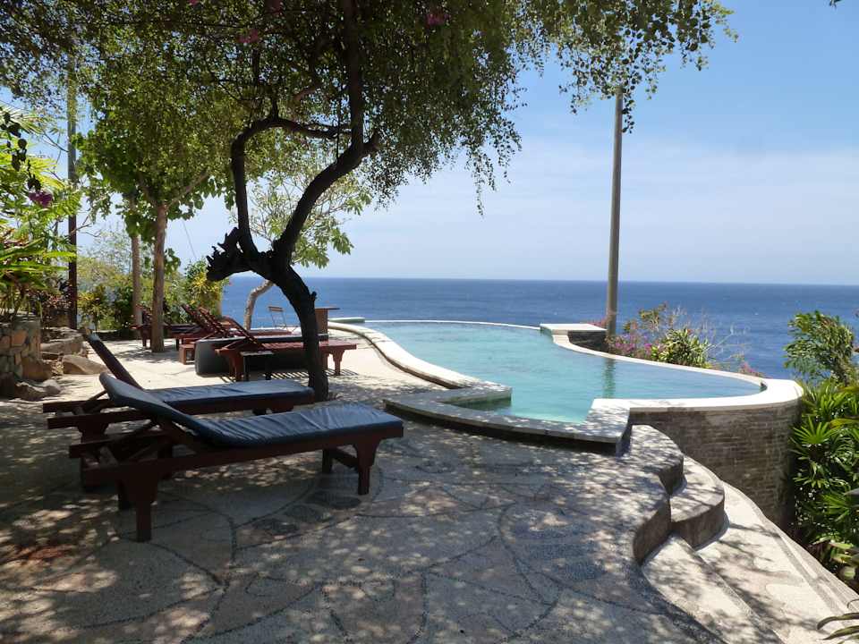 Pool Wawa Wewe Rock Villa