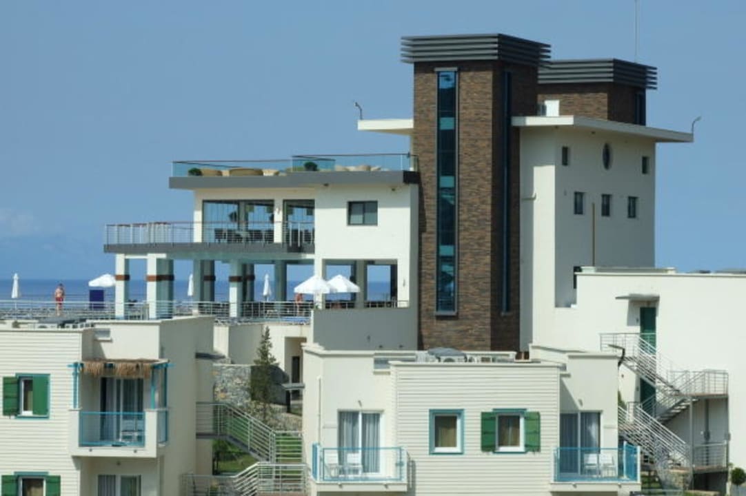 Basen i bar dla dorosłych Aria Claros Beach & Spa Resort