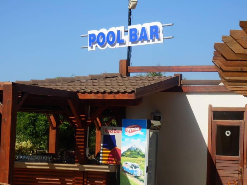 Poolbar Diamond Excellence Resort & Spa