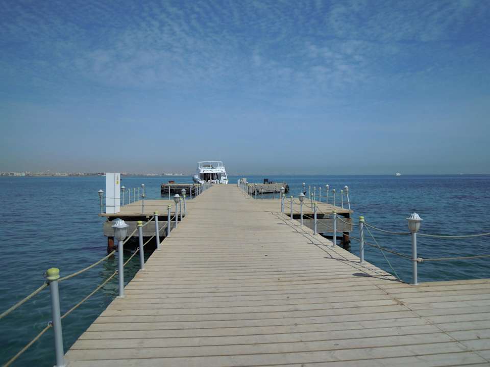 Steg und schöne Aussicht Pickalbatros Alf Leila Wa Leila Resort - Neverland Hurghada