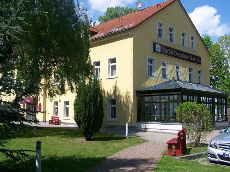 Aussenansicht mit Wintergarten Hotel Dresdner Hof