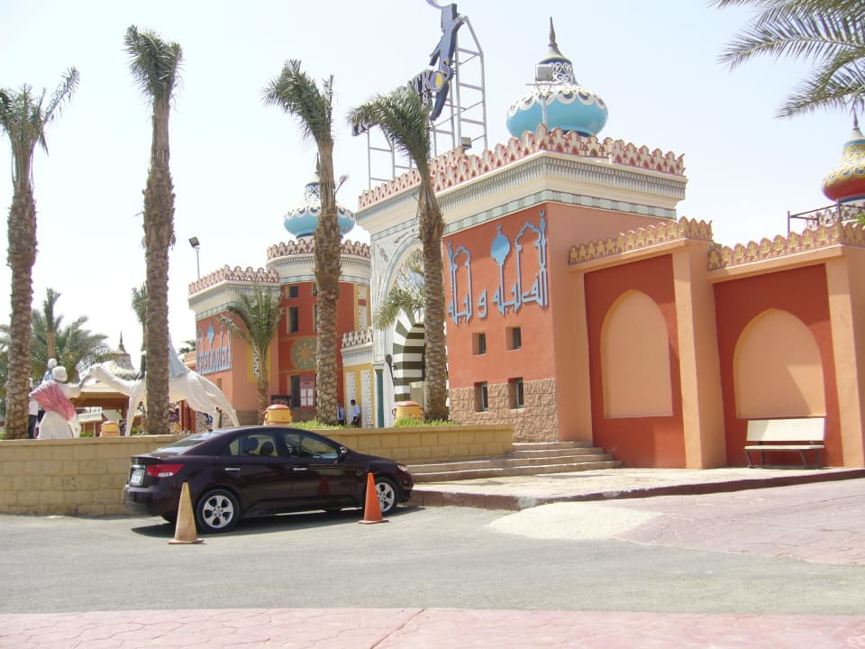 Eingang zum Hotel Pickalbatros Alf Leila Wa Leila Resort - Neverland Hurghada