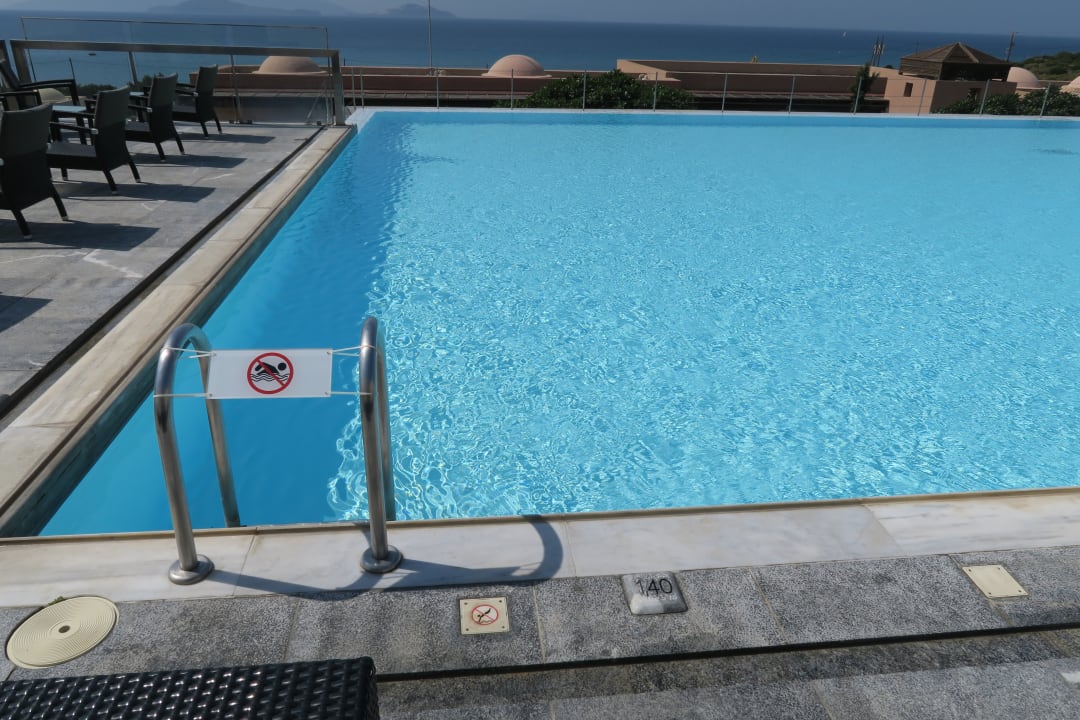 Pool Atlantica Belvedere Resort