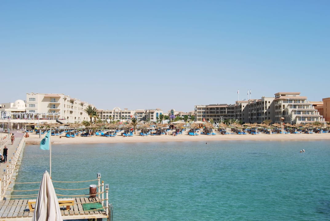 Vom Meer aus gesehen... Pickalbatros White Beach Resort - Hurghada