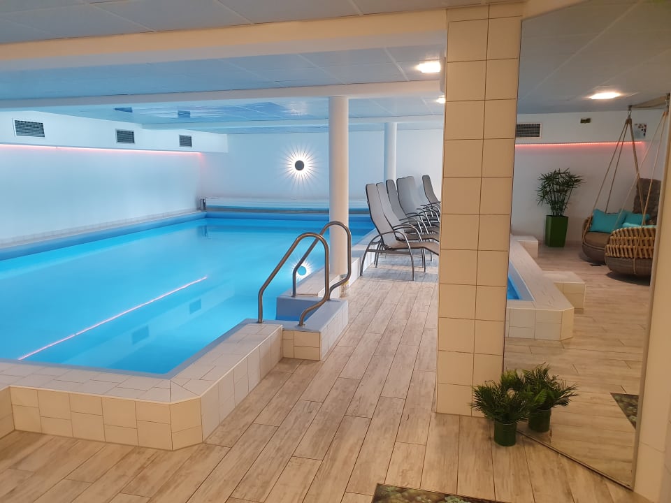 Pool Alpenhotel DAS KÜREN