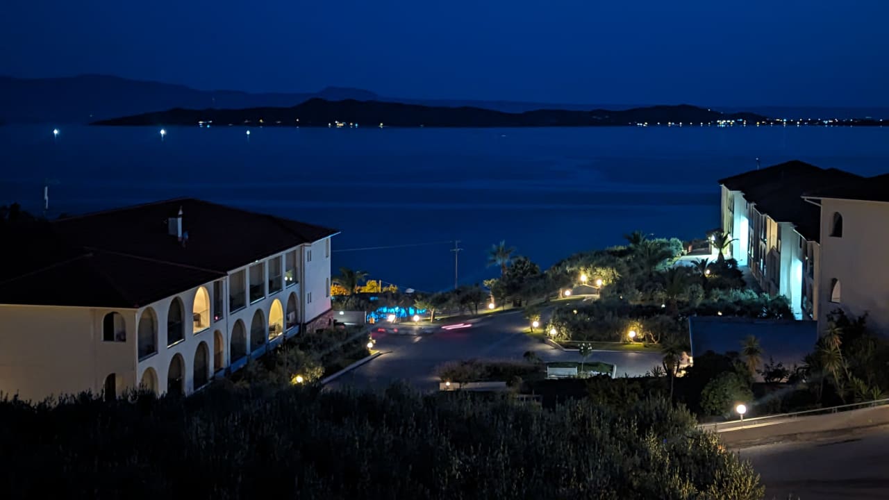 Außenansicht Akrathos Beach Hotel