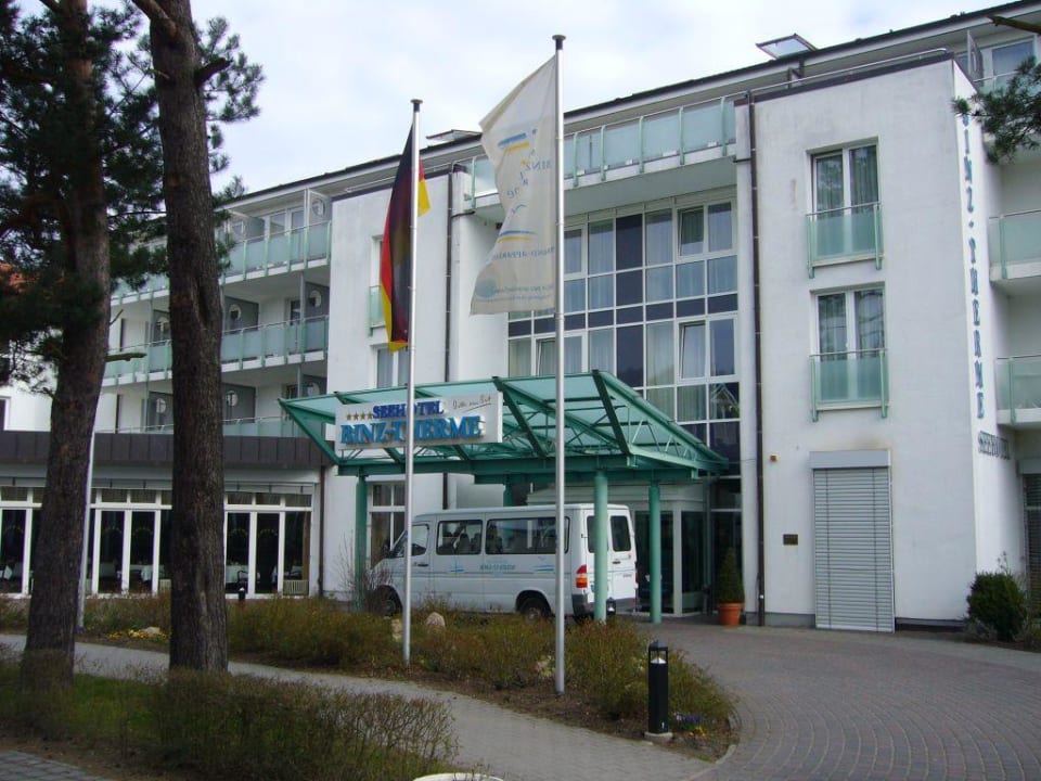 Hoteleingang Dorint Seehotel Binz-Therme Binz/Rügen