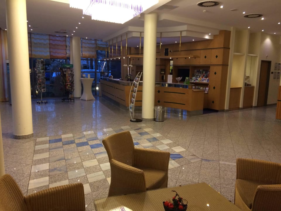 Rezeption Parkhotel Rügen