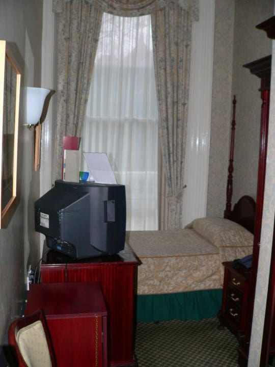 Einzelzimmer, ca.2m breit! Melia London Kensington