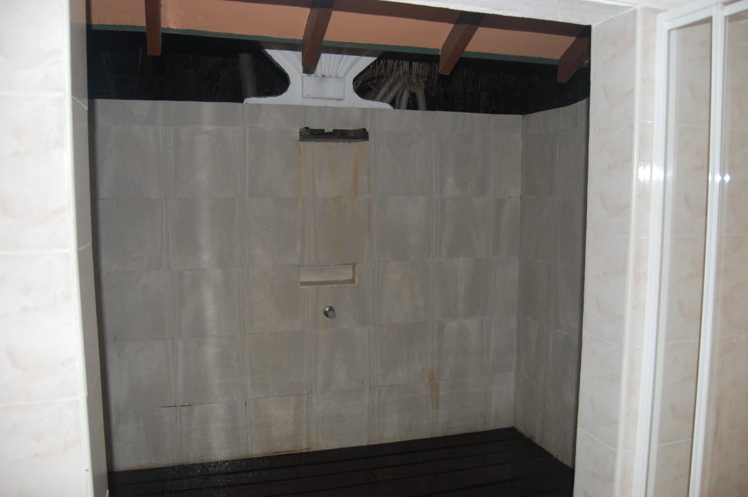 Freiluftdusche Adaaran Select Meedhupparu Island Resort - Premium All Inclusive