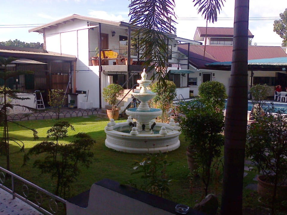 Ausblick zum Garten und Pool Swagman Resort & Hotel