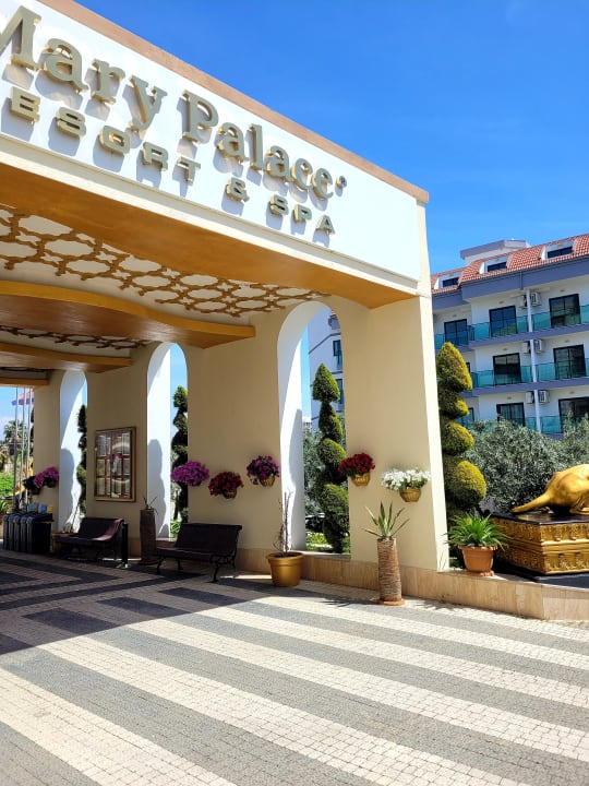 Lobby Mary Hotel Side