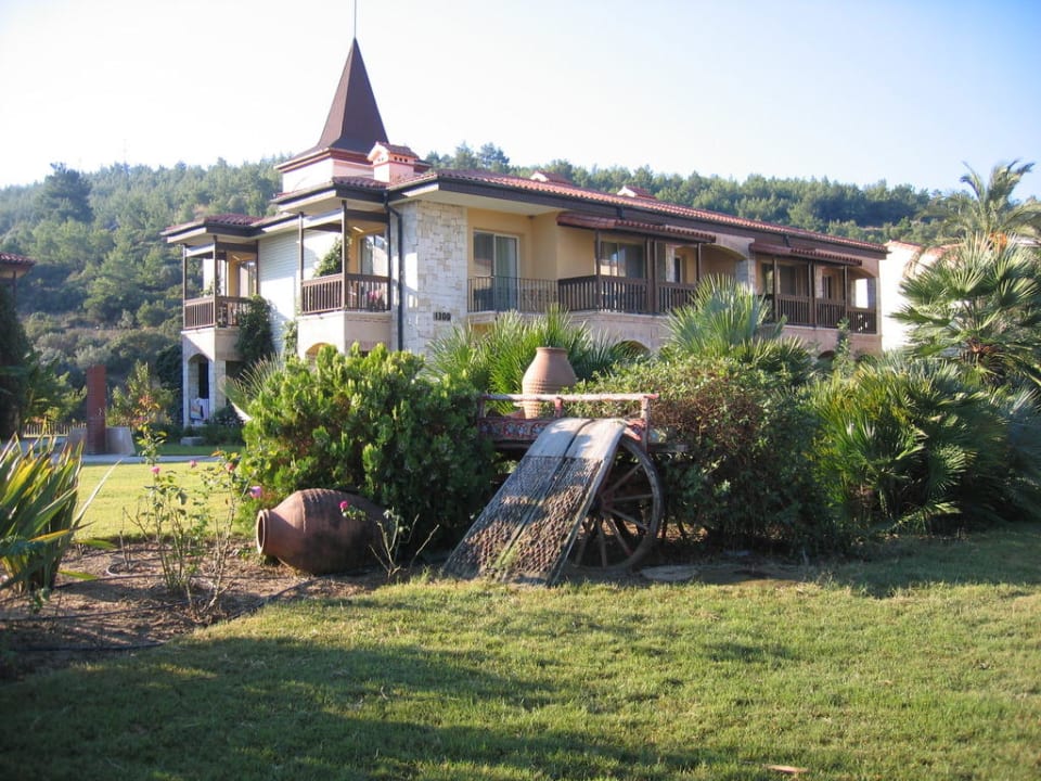 Garten mit "Club" Bungalow Aqua Fantasy Aquapark Hotel & Spa
