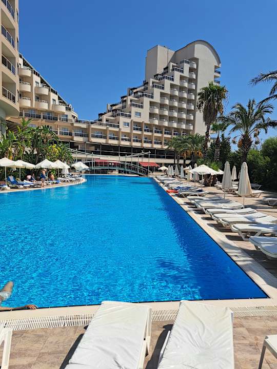 Pool Saturn Palace Resort Hotel