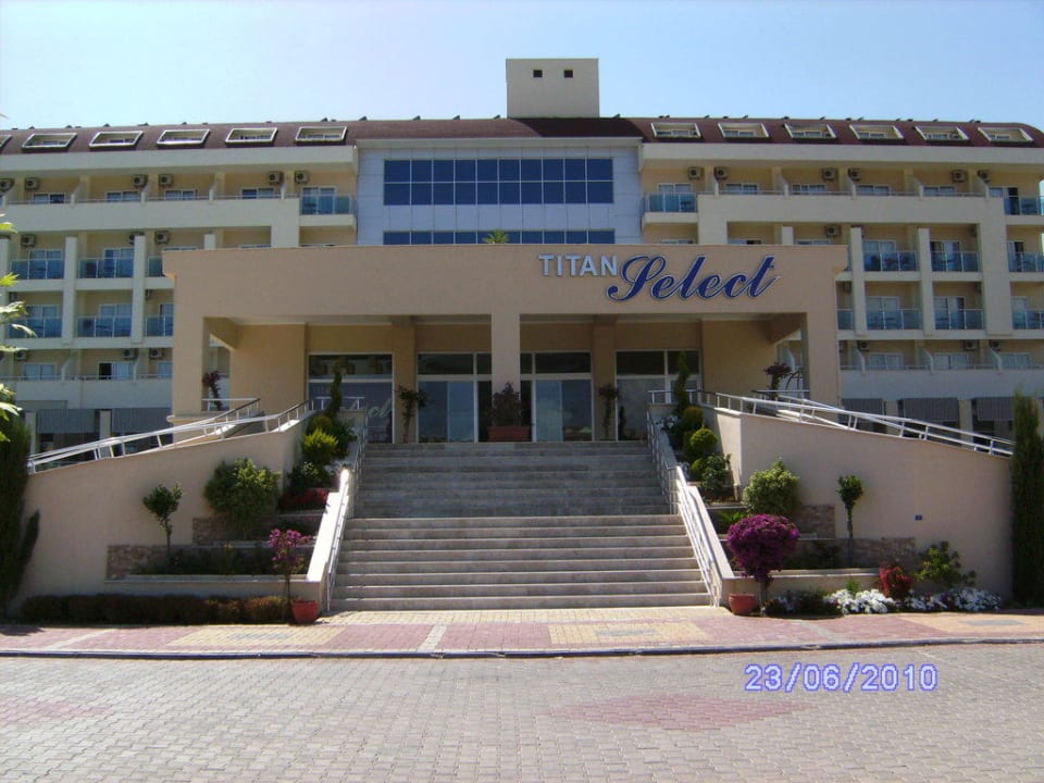 Hotelempfang / Haupteingang Hotel Titan Select
