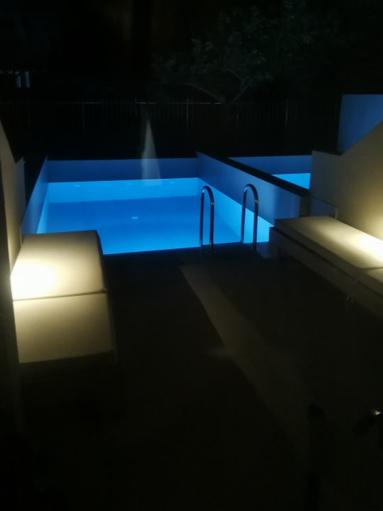 Pool Vantaris Luxury Beach Resort