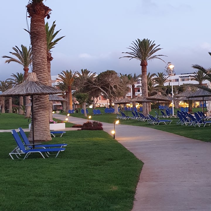 Gartenanlage Anissa Beach & Village