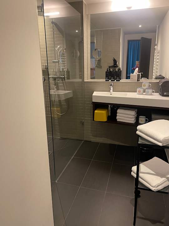 Zimmer PIERDREI Hotel HafenCity Hamburg